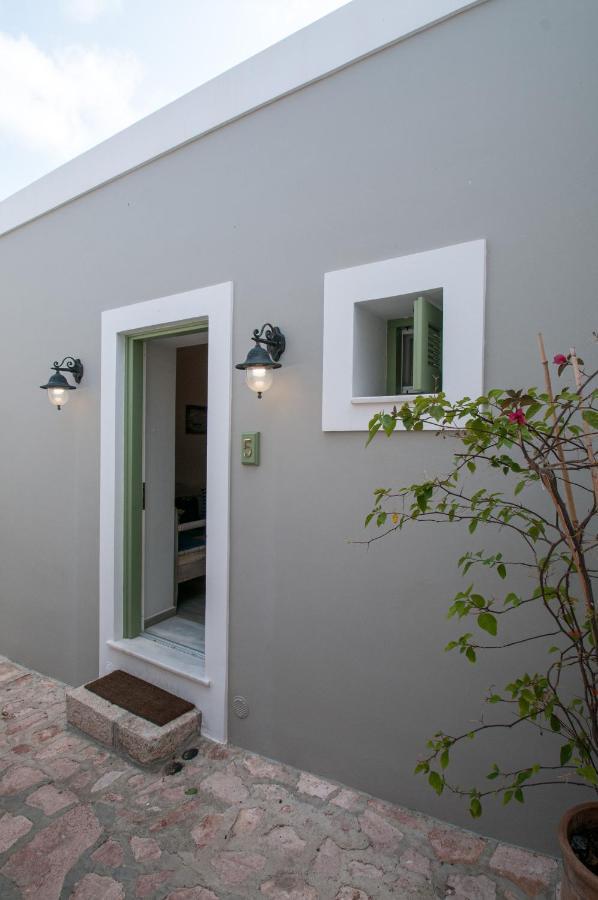 Luca's Appartement Chalki Town